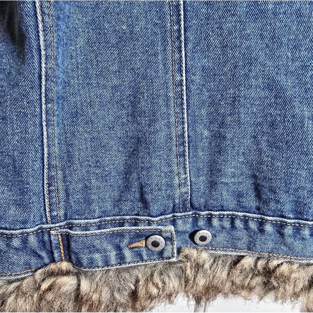 Cruel Girl Vest Womens Medium Blue Denim Faux Fur Collar Trim Button Front - Picture 7 of 7